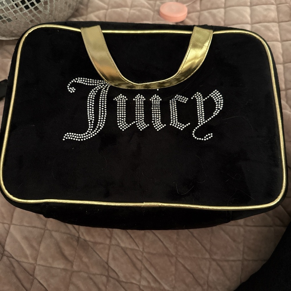 Juicy Couture Black and Gold Women's travel Bag with nesting cubes NWT